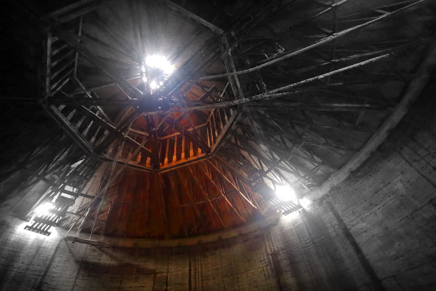 Photo of looked up tank ceiling.