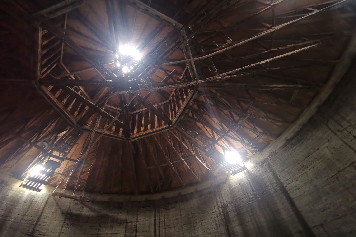 Photo of looked up tank ceiling.